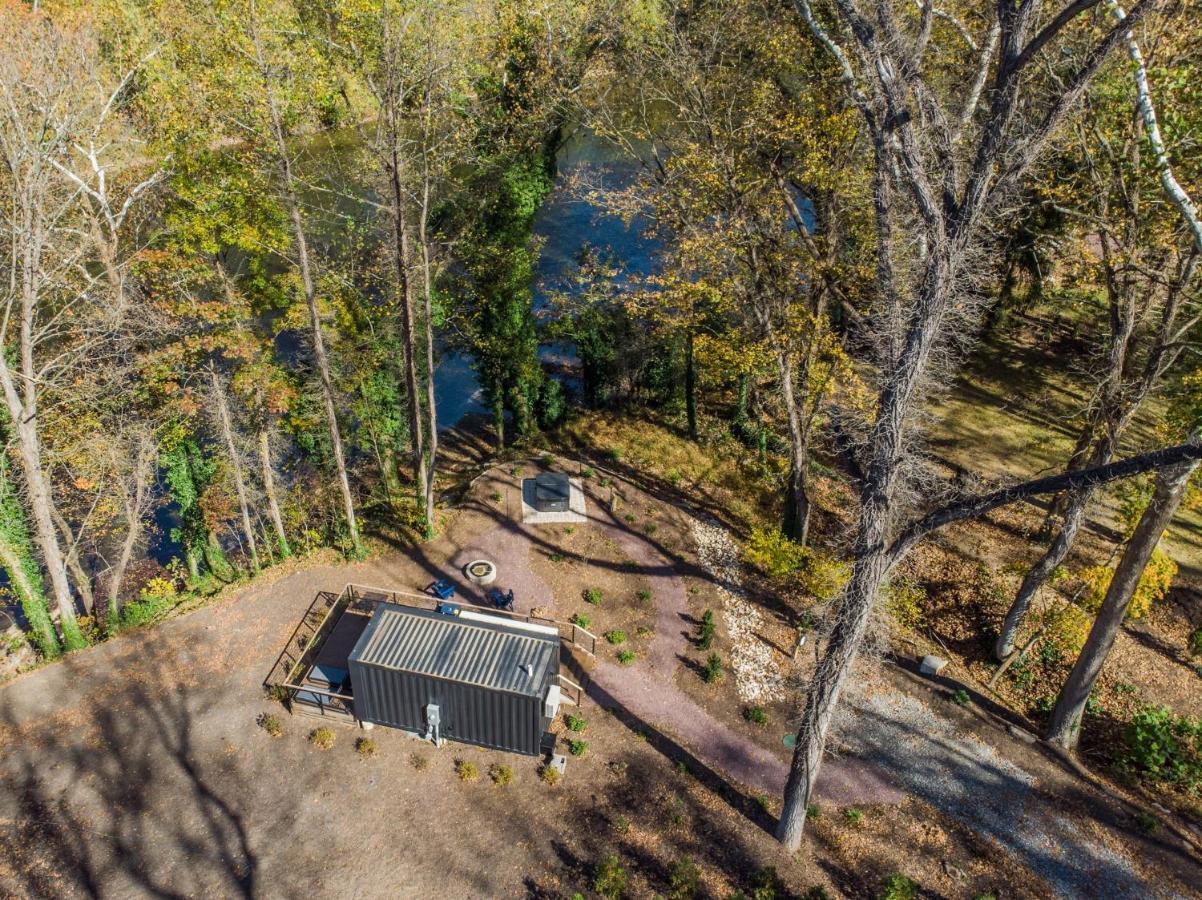 Riverside Tiny Cabin W Hot Tub, Fire Pit, & Kayaks Rileyville Exterior photo